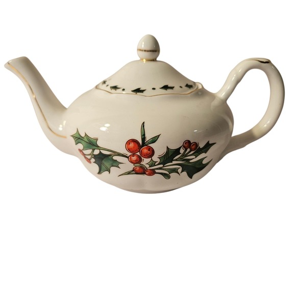 A Cup of Christmas Tea Waldman House Bone China 4 Cup Tea Pot 1995 - Picture 1 of 7